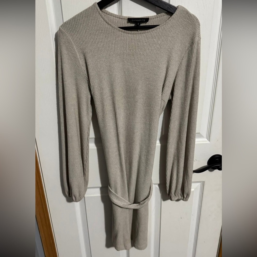 Elegant Beige Women's Sweater